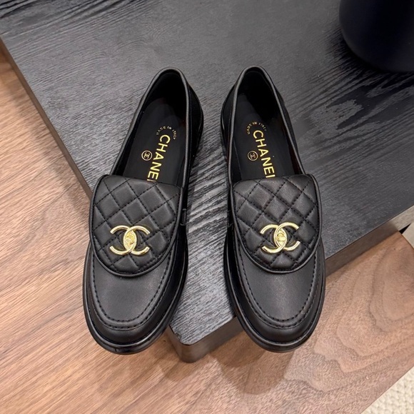 CHANEL Black Loafers with Gold Emblem - Picture 1 of 6